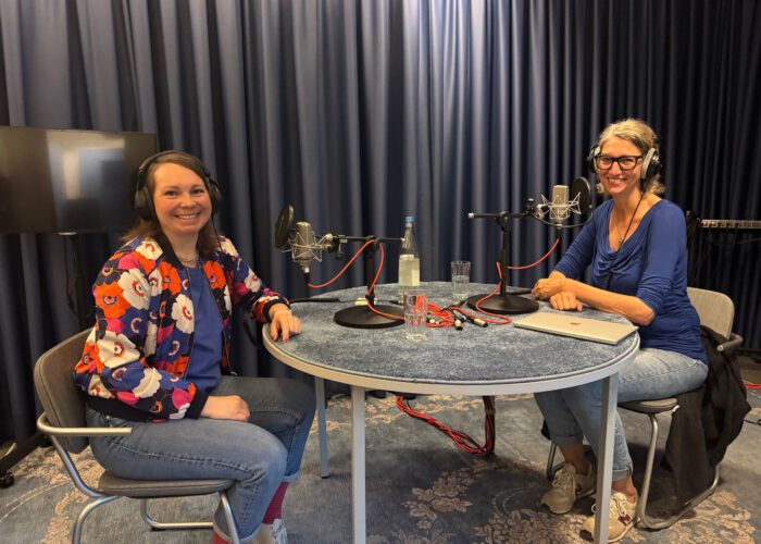 Mona Hoelkeskamp beim Podcast