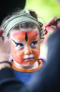 Gute Laune beim Kinder- und Familienfest zum 60. Jubiläum 6 geschminktes kind 2